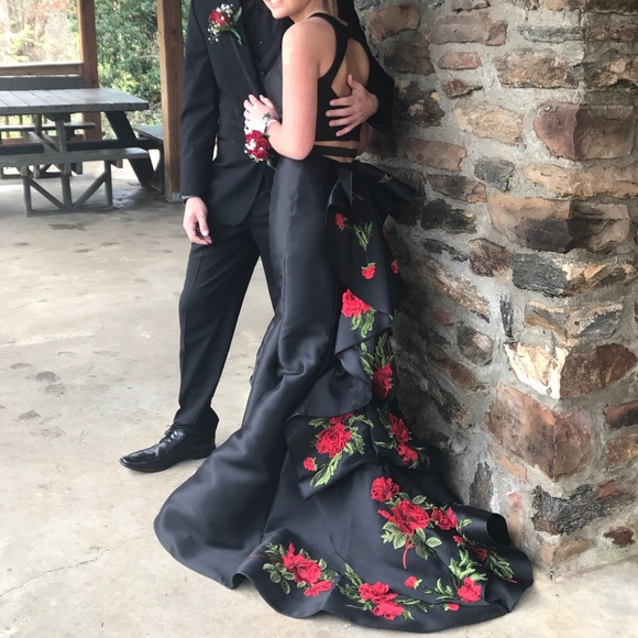 Sherri Hill Dresses & Skirts - Sherri Hill size 4